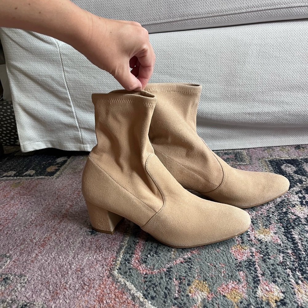 Stuart Weitzman beige boots